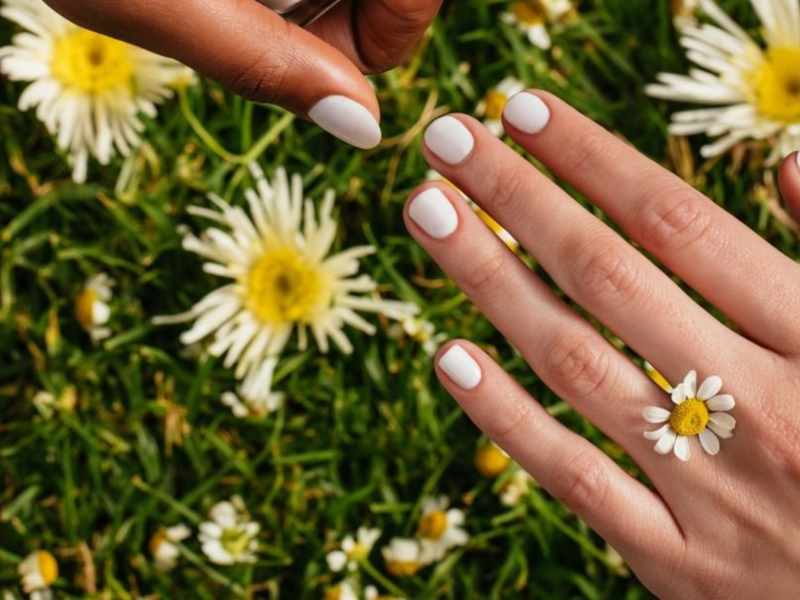 Milky Nails, la tendencia en manicuras que vuelve cada verano