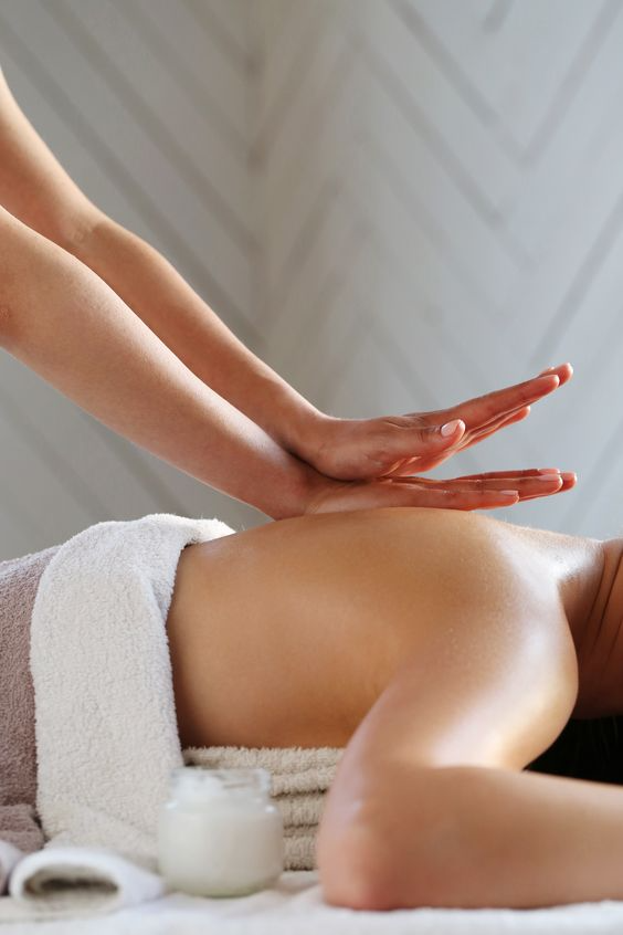 Nuestros masajes - Estética - Mani Cure